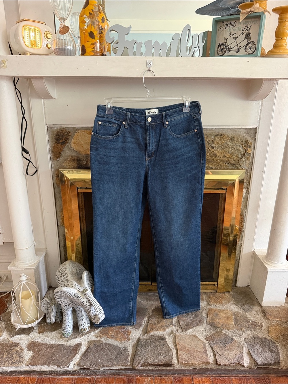 Seven7 Women's Straight-Leg Dark Blue Jeans size 6